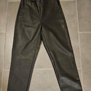 Banana Republic Faux Leather tapered pants  BLACK SIZE 4